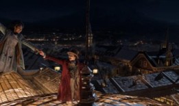 编舞克里斯·加特利在旺卡帮助timothacei Chalamet跳舞