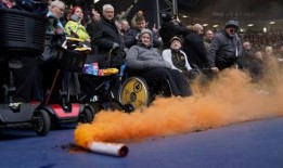 西布朗vs狼队：足总杯比赛中扰乱秩序的六人被捕