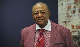 众议员约翰·罗杰斯因违反保释被facetime证人在其受贿案中逮捕