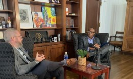 盖尼政府说，未来预算紧缩，但“不必惊慌”