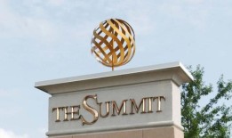 随着越来越多的商店来到伯明翰的峰会，户外服装零售商开业