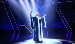 Lempicka再次推迟专辑发行日期