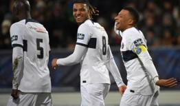 姆巴佩和巴黎圣日耳曼陶醉在法国杯九球大胜第六梯队的比赛中