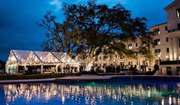 前密西西比小姐莫比尔·RN在比洛克西举行婚礼，李·格林伍德在现场表演