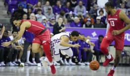 在比赛还剩6秒时，米勒的上篮让排名第二的休斯顿连续两场失利