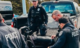 图克维拉警方将被盗轮椅物归原主