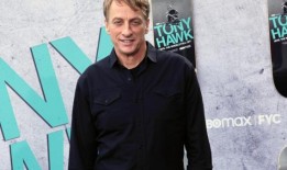 托尼·霍克和史蒂夫·o团队为新的滑板选集系列