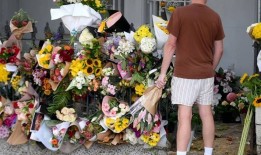 当警方结束现场搜索时，死亡“引起了共鸣”