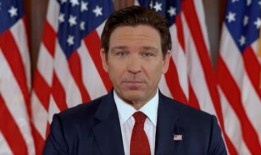 罗恩·德桑蒂斯退出美国总统竞选，支持唐纳德·特朗普