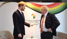 三名男子被控在伦敦东部开枪杀人