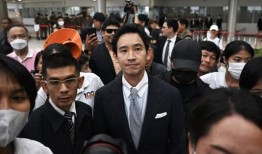 泰国宪法法院禁止受欢迎的政治家，解散政党