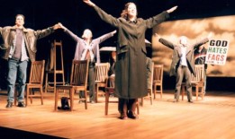 德克萨斯州高中拉勒米项目在强烈抗议后重新启动