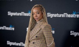 卡拉·杨将加盟凯特·道格拉斯的《外百老汇养蜂场》