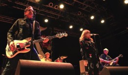 传奇朋克乐队宣布最后一张专辑，告别巡演：“末日即将来临”