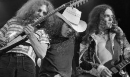 《Sweet Home Alabama》：Lynyrd Skynyrd的热门歌曲出现在奇怪而有趣的地方