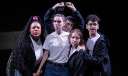 玛雅·诺维的《入侵物种》将于5月7日回归外百老汇