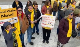 阿拉巴马州议员就教育储蓄账户和成本问题询问丹尼·加勒特