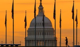 民主党在摇摆州的参议院竞选中处于领先地位