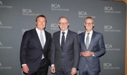 “不同的责任需要不同的方法”：在大企业强烈反对后，总理为工作场所法规辩护