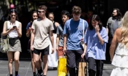 ABS：比往常温暖的天气促进了8月份的零售销售