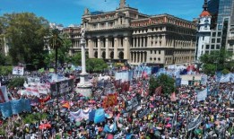 在阿根廷，针对哈维尔·米莱(Javier Milei)的“愤怒之锅”