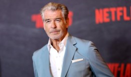 皮尔斯·布鲁斯南在美国法庭上对“轻微罪行”拒不认罪