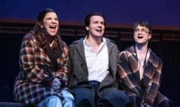 照片：第一次看到百老汇复兴的欢乐我们一起滚动