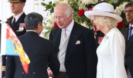 日本天皇和皇后开始对英国进行为期三天的国事访问