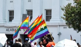 将堕胎定为谋杀，限制阿拉巴马州学校LGBTQ问题的法案在会议上被否决