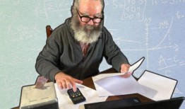 快60岁了，数着我的零花钱，想着：是时候开自卸卡车了？