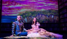 音乐剧院国际发行的字里行间许可