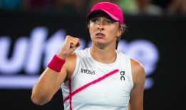 滚石乐队是如何推动伊加？wi？tek赢得第一个澳网冠军的