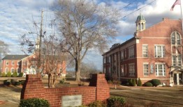 阿拉巴马州东部的塔拉迪加学院增加了新的女子体育项目