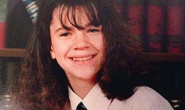 残忍杀害女学生的邪恶杀手向报纸撒谎说有人“跟踪她”