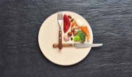 吃午饭对缓解压力和提高效率有好处