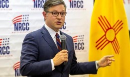 约翰逊议长说，拨款法案需要选举安全“保证”