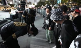 这些韩国妇女在80多岁时学习阅读和说唱