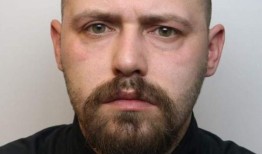 拦下女司机的男子因冒充警察被判刑