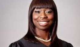 两次停职的杰斐逊县法官特蕾西·托德辞职