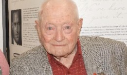 澳大利亚最后一位“托布鲁克老鼠”托马斯·普里查德去世，享年102岁