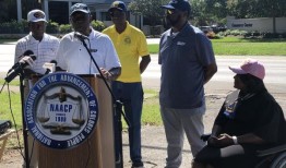 全国有色人种协进会(NAACP)表示，由于军方的控制，塔伯维尔成为了“笑柄”