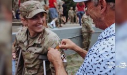 认识第一位从美国陆军游骑兵学校毕业的重症监护病房女护士