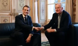 马克龙宣布法国右翼新政府成立