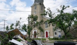 四个龙卷风在纽约州北部登陆，造成1人死亡