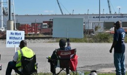 码头工人，皮划艇，资助警察：阿拉巴马州