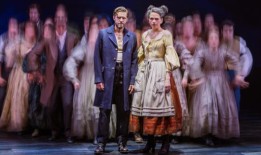 更多热派：第一次看到萨顿·福斯特、亚伦·特维特和乔·洛克在百老汇的《理发师陶德》