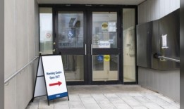 随着气温下降，多伦多周日开设了3个暖化中心;1 .保持开放