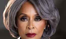 罗伊·s·约翰逊：通过信仰，前伯明翰新闻主播找到了不太可能的演员新赛季