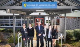 一所有农场动物的学校是如何获得该州最高的VCE分数的