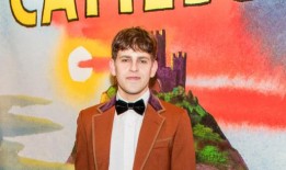 泰勒·特伦施将加盟外百老汇的《德古拉：恐怖喜剧》